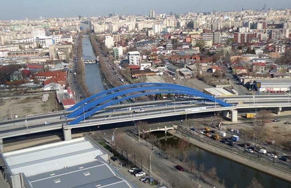 07. Archbridge over the Dambovita river, Bucharest (Romania